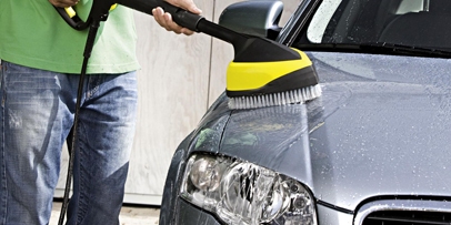 mycie samochodu myjką wysokociśnieniową